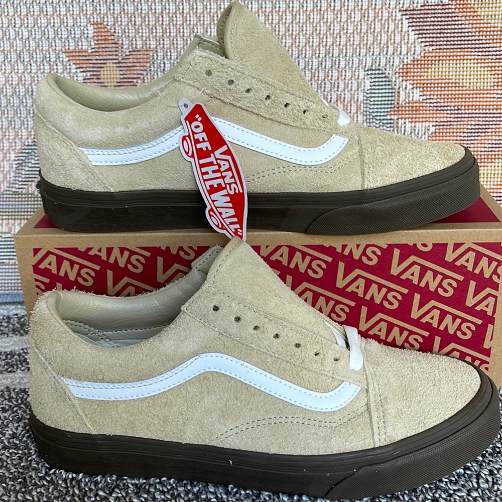 Vans Men’s Old Skool
Hairy Suede Khaki
VN0005UAKHK
Sneakers - Picture 2 of 16